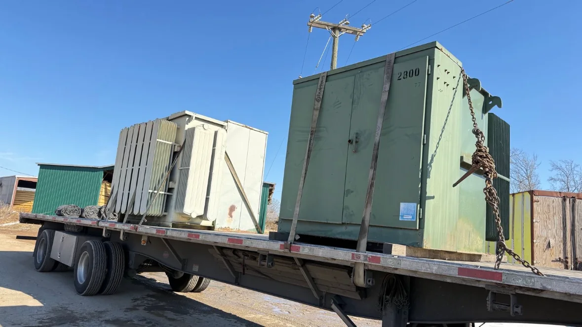 Pad-mounted electrical transformer