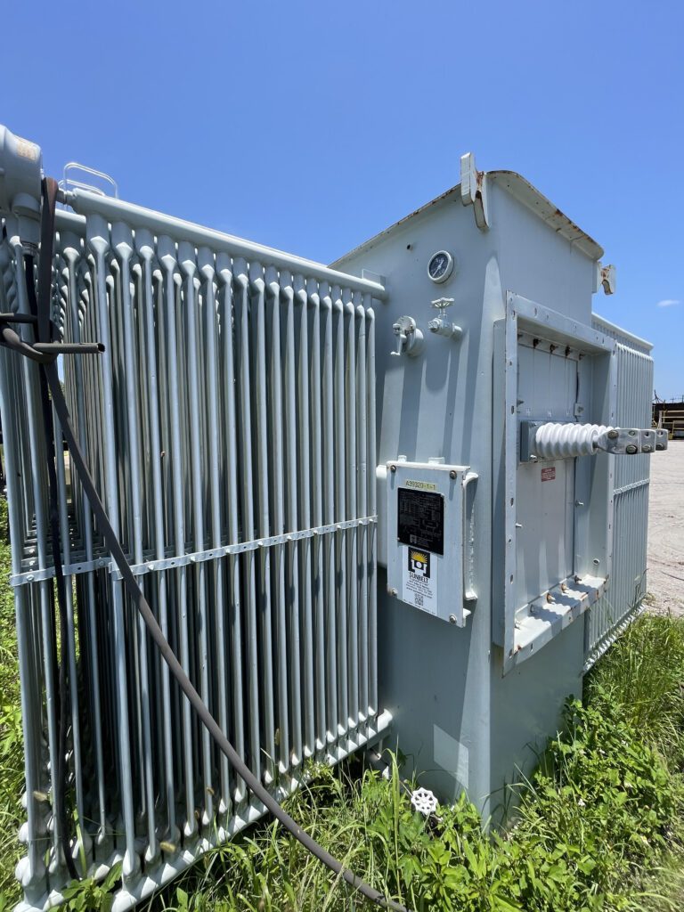 Liquid-filled transformer buyers evaluating tank condition and transformer ratings